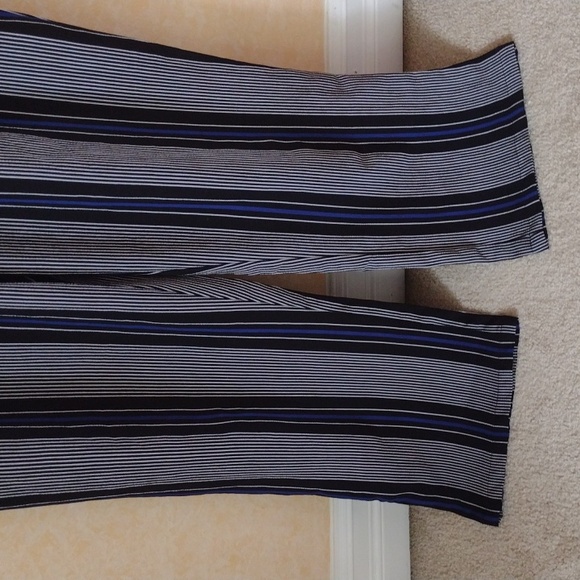 2️⃣ for $🔟 lily morgan romper with full length pants and capped sleeves size L - Picture 4 of 4